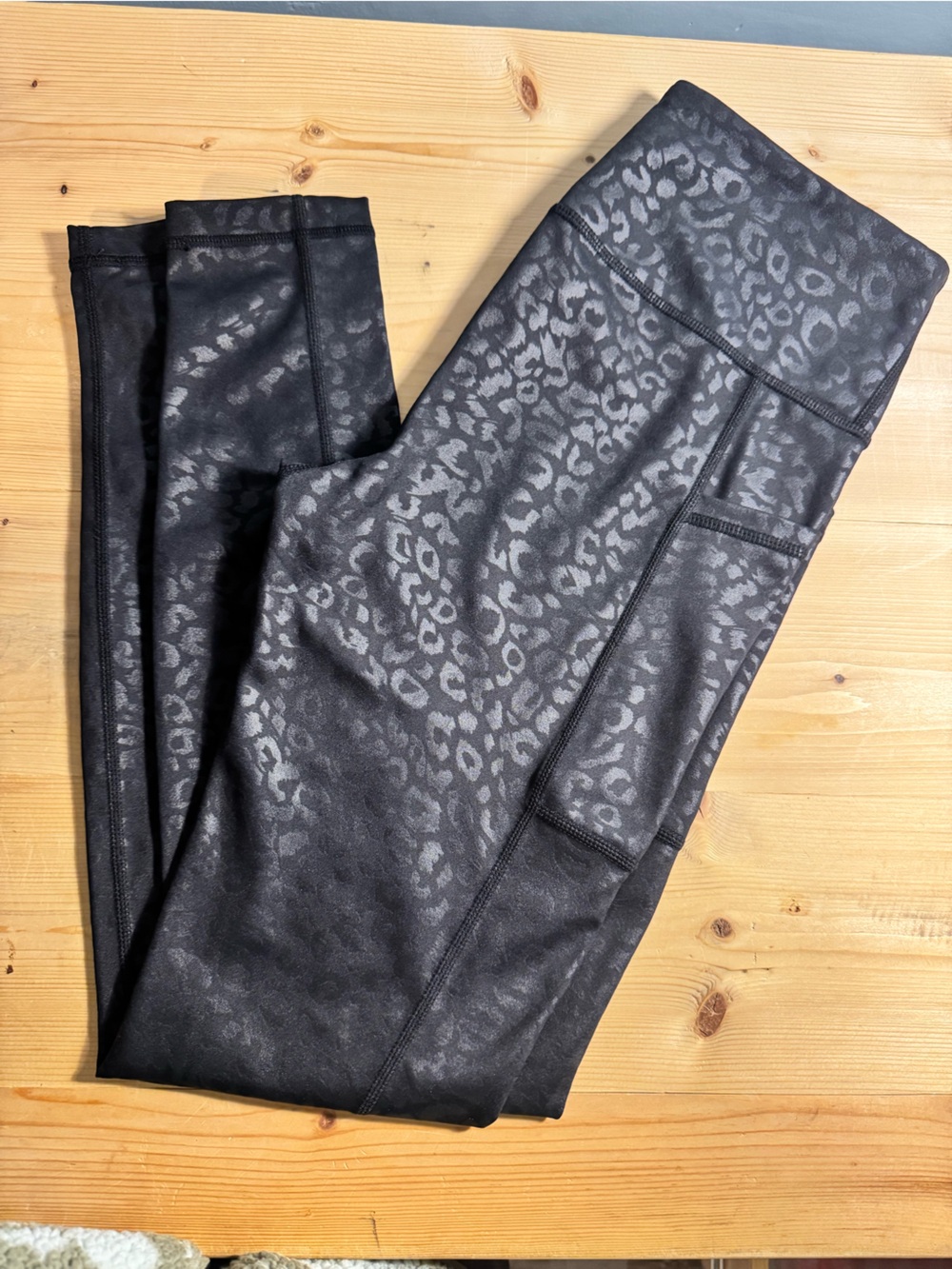 Constantly varied gear leggings